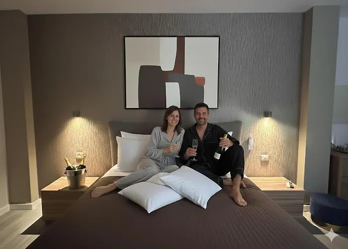 Cavour 225 Готель типу 